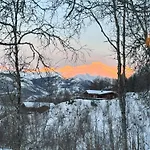 Timber With Ski-in Access At Solheisen * Hemsedal